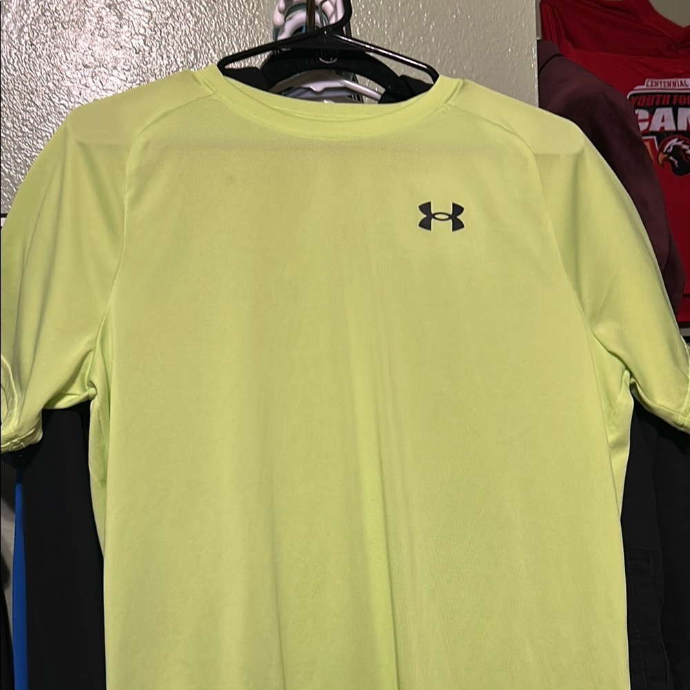 Under Armour Men's neon green athletic Shirt